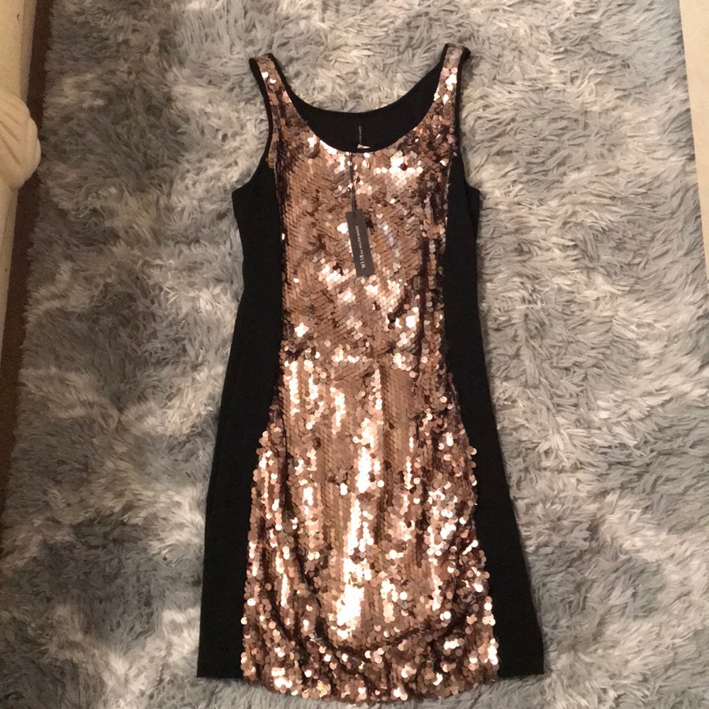 Metallic bodycon dress with sparkles
